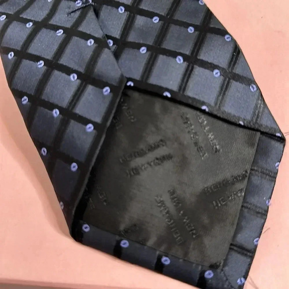 Bergamo New York Blue Tie - Picture 6 of 7